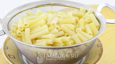 макароны с сыром и колбасой