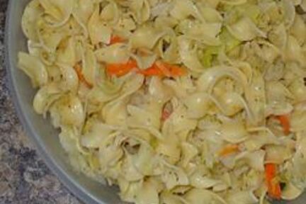 Макароны с тушеной капустой