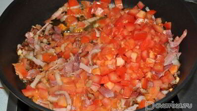 паста с грудинкой и помидорами