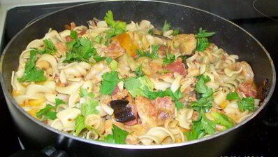 паста с креветками и овощами