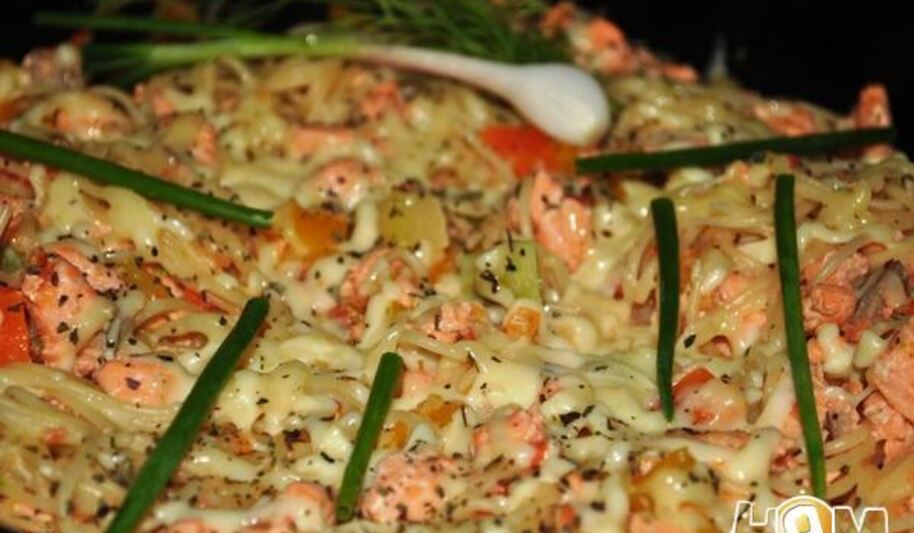 Рецепт пасты с семгой и овощами в сливочно-томатнома соусе