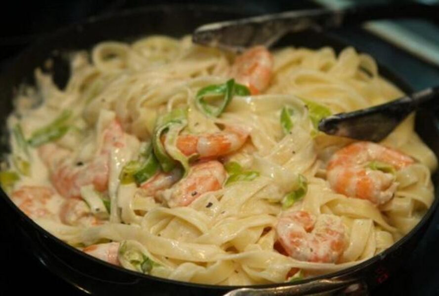 Паста с сыром и креветками