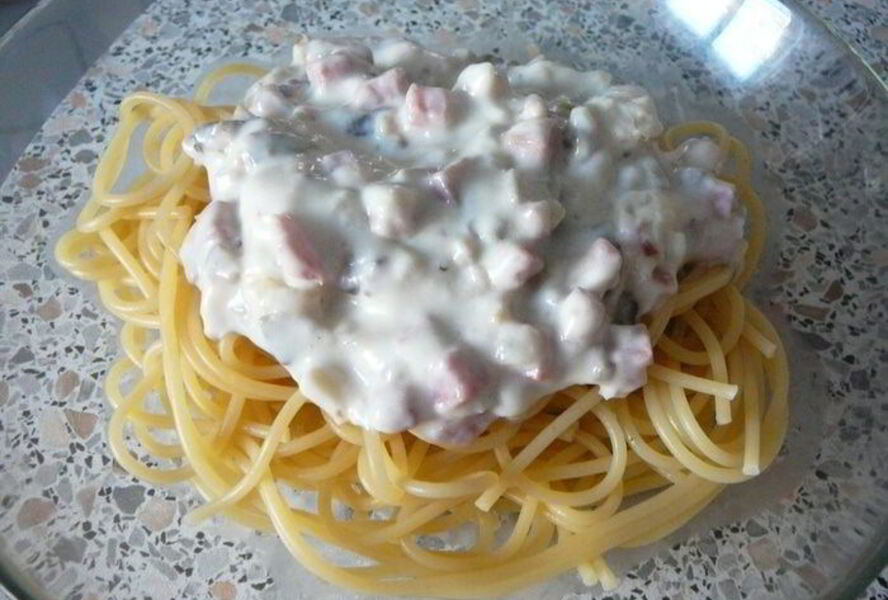 Паста со сливочно-грибным соусом