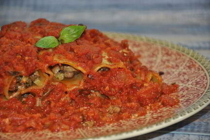 Постные каннеллони под томатным соусом