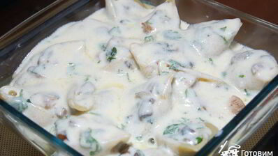 ракушки, фаршированные курицей и грибами