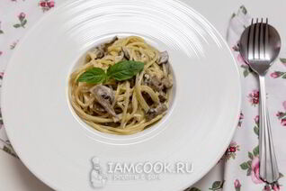 Спагетти с грибами и белым вином