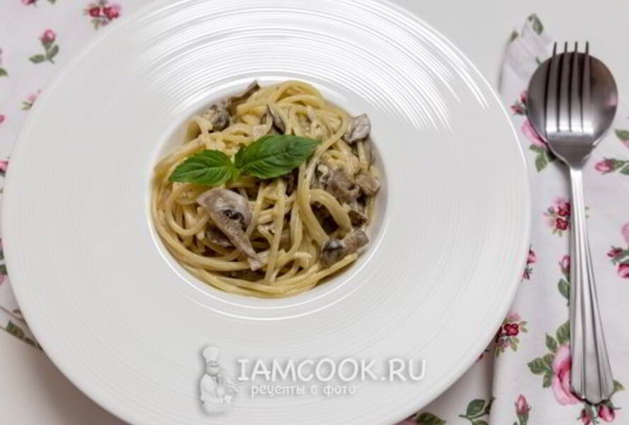 Спагетти с грибами и белым вином