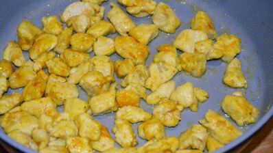 спагетти с курицей в сливочном соусе