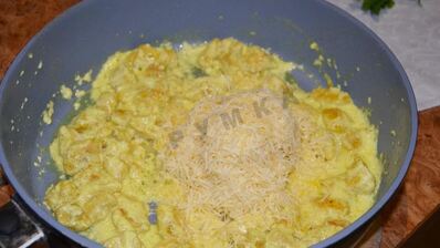 спагетти с курицей в сливочном соусе