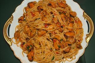 Спагетти с мидиями