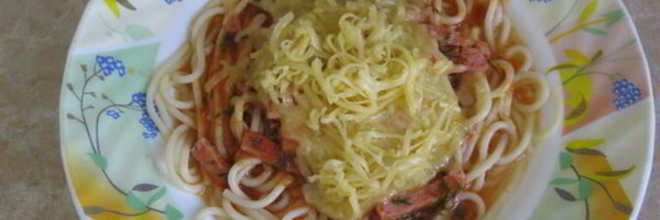 Спагетти с ветчиной в томатном соусе