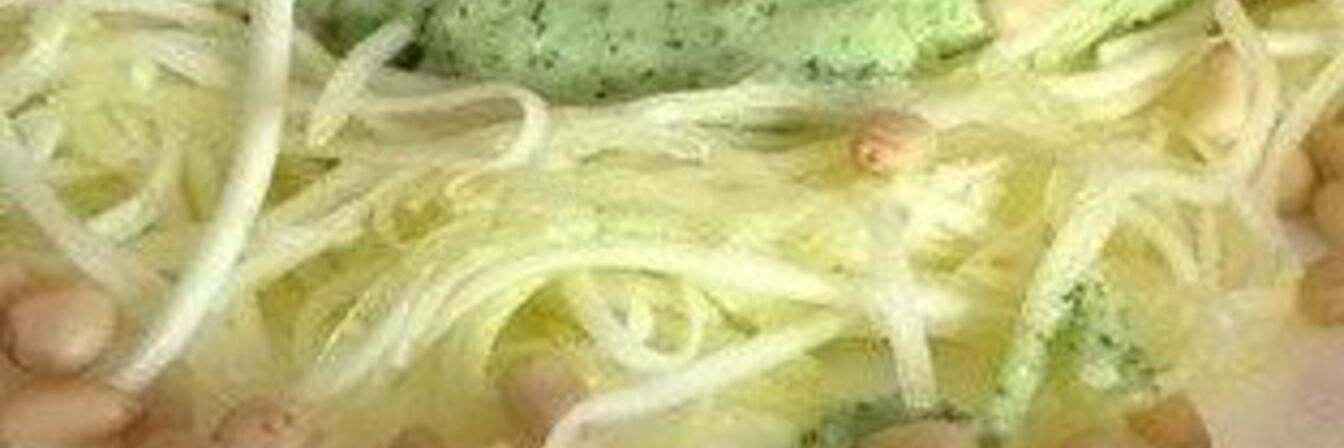 Сыроедческая паста с цукини и соусом из кешью