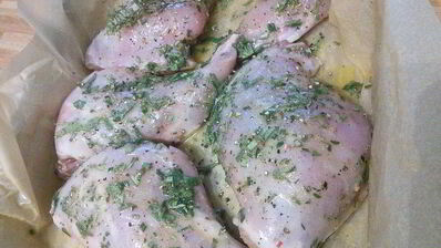 кролик под соусом из йогурта и сливочного масла