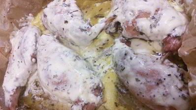 кролик под соусом из йогурта и сливочного масла