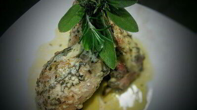 кролик под соусом из йогурта и сливочного масла