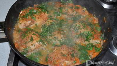 куриные бедрышки в томатном соусе