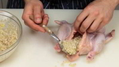 курица, фаршированная крупой
