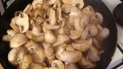 курица с грибами в ананасовом соусе