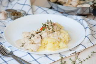 Курица в сырно-сметанном соусе