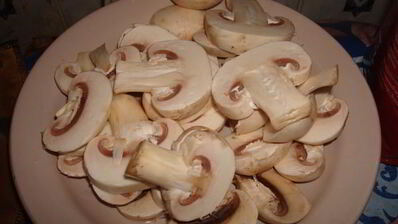 курица в винном соусе с шампиньонами