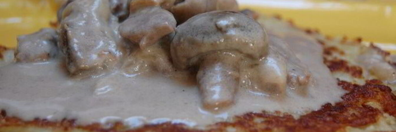 Мясо по-гоголевски с блинами-дерунами