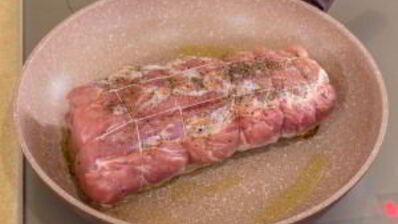 свинина, фаршированная зеленью и орехами