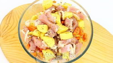 свинина с картошкой в духовке в рукаве