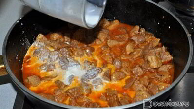 тушеная свинина с острым соусом