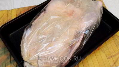 утка в рукаве в духовке