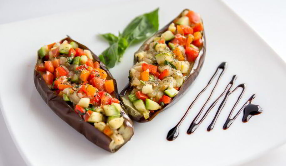 Рецепт баклажанов, фаршированных овощами