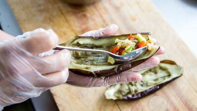 баклажаны, фаршированные овощами