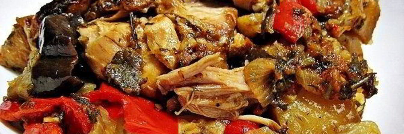 Баклажаны в казане с курицей