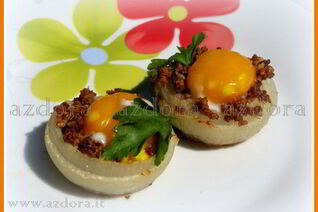 Фаршированный лук с яичным желтком