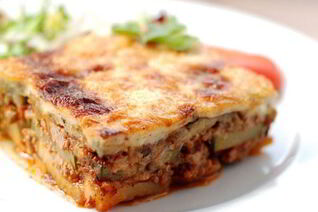 Греческая мусака в соусе бешамель