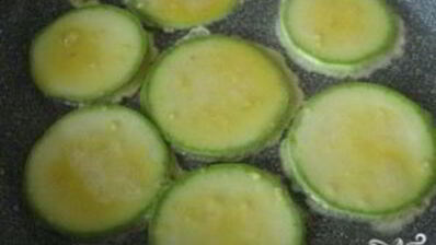 кабачки в кляре с помидорами