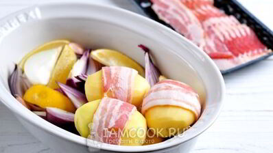 картофель в беконе, запеченный в духовке