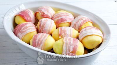 картофель в беконе, запеченный в духовке