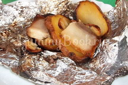 Картофель, запеченный на углях