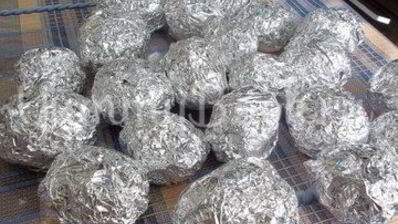 картофель, запеченный на углях