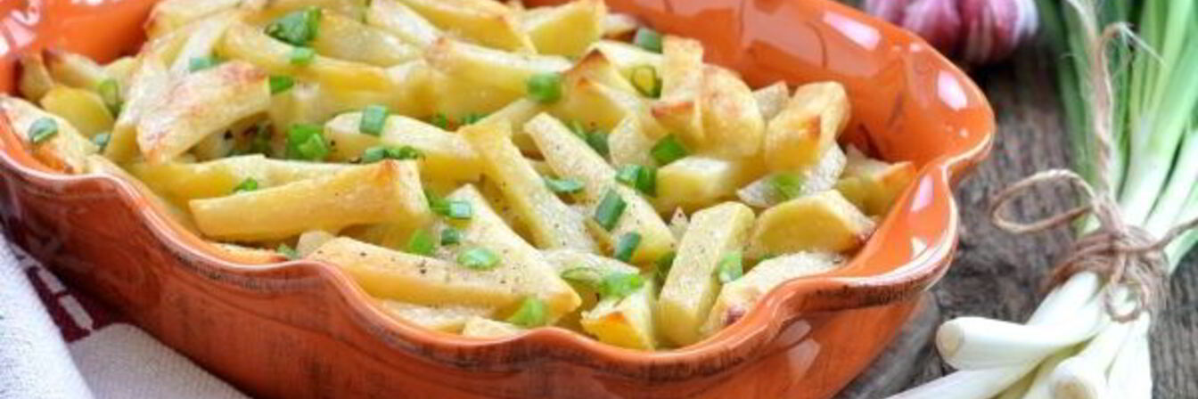 Картофель, запеченный с курицей и беконом