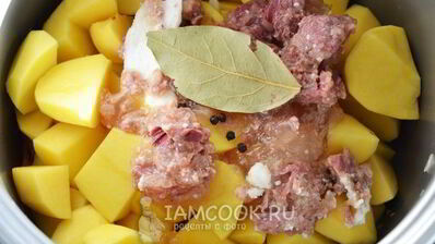 картошка с тушенкой в мультиварке