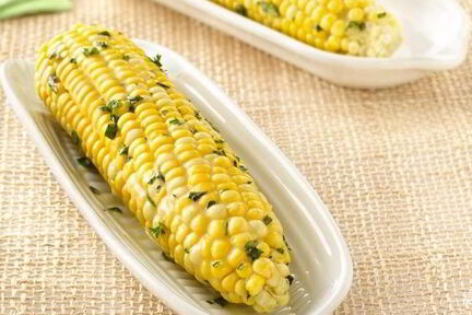Кукуруза, запеченная в рукаве