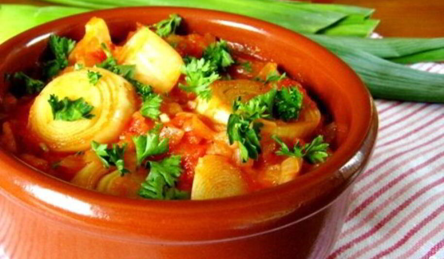 Рецепт лука-порея тушеного