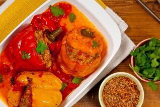 Перец фаршированный мясом и рисом