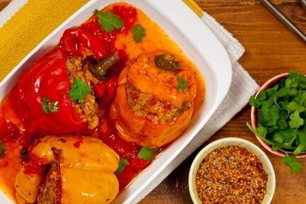 Перец фаршированный мясом и рисом