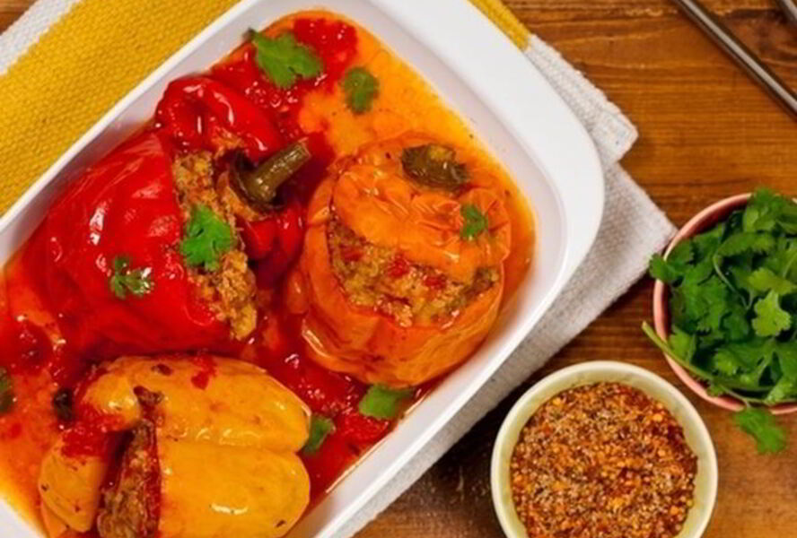 Перец фаршированный мясом и рисом
