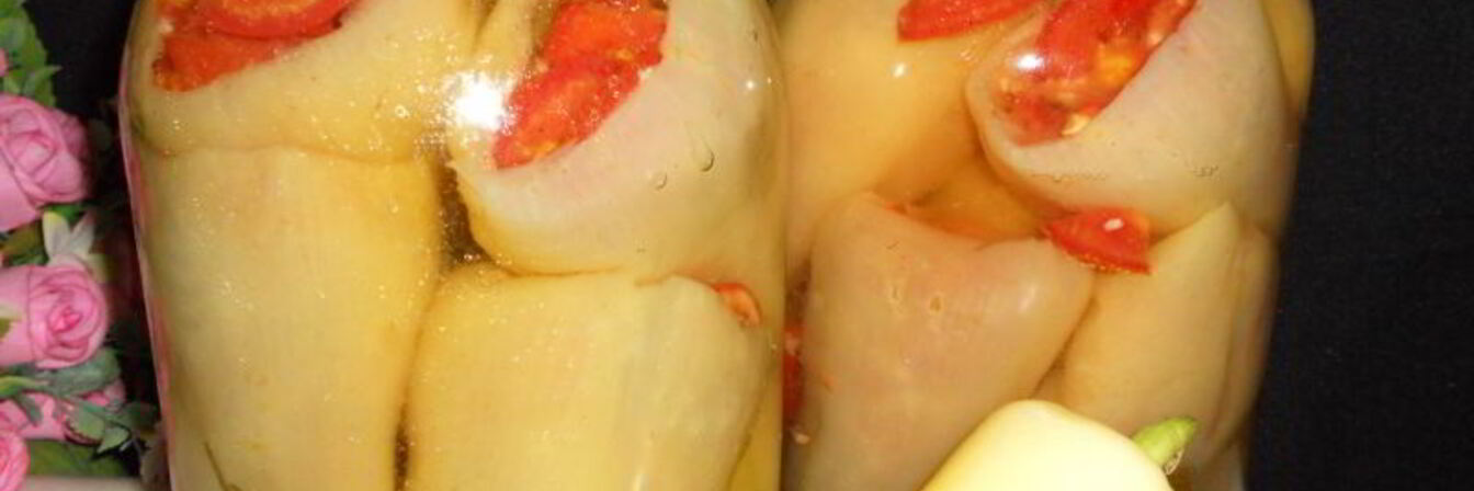 Перец фаршированный помидорами