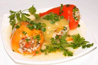 Перцы фаршированные мясом и рисом в мультиварке
