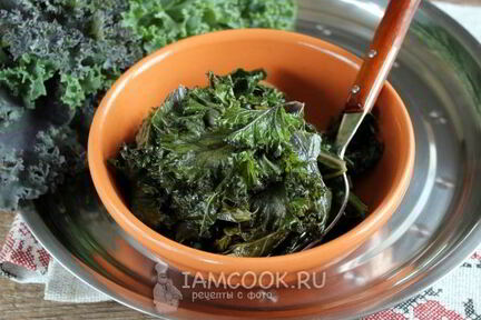 Тушеная капуста кале с чесноком