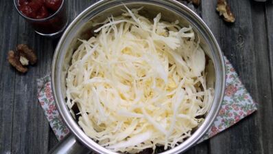 тушеная капуста с грецкими орехами